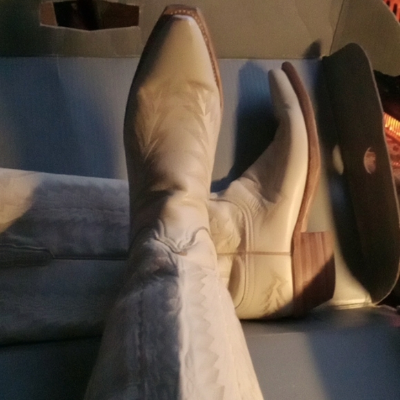 Lucchese woman's cowgirl boots 10.5B tan Priscilla - Picture 3 of 4